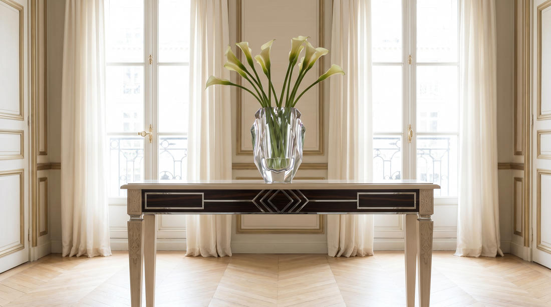 Art-déco-Objekt in klarer geometrischer Form