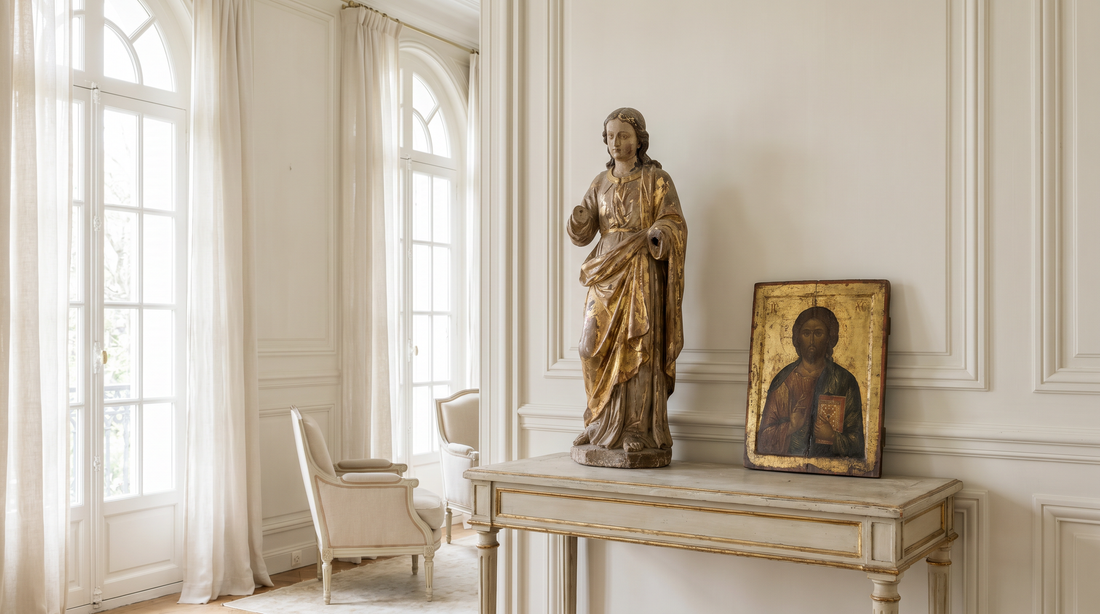 Sakrale Kunst: gefasste Heiligenfigur und Ikone