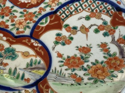 Imari-Teller Japan mit Landschaft, um 1900, 24,8 cm