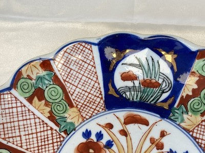 Imari-Teller mit Muschelrand, Japan um 1900, 21,4 cm