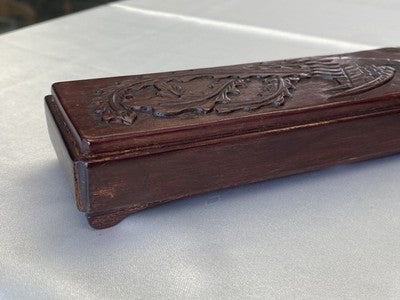 6 Paar Holz-Essstäbchen in geschnitzter Schatulle