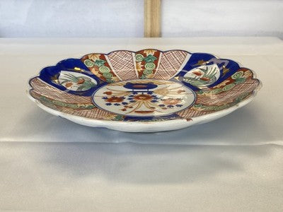 Imari-Teller mit Muschelrand, Japan um 1900, 21,9 cm