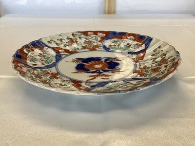Imari-Teller mit Chrysantheme, Japan um 1900, 21,5 cm