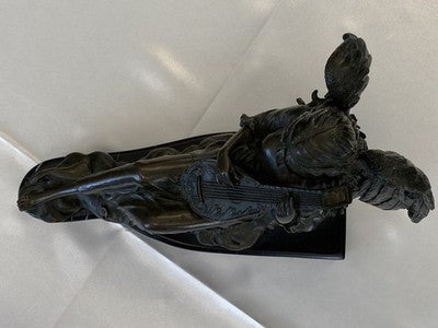 Bronze-Engel mit Laute auf Marmorsockel, 16,5 cm