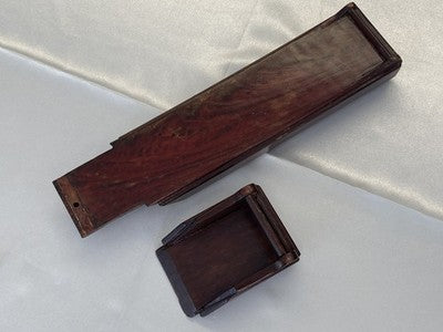 6 Paar Holz-Essstäbchen in geschnitzter Schatulle