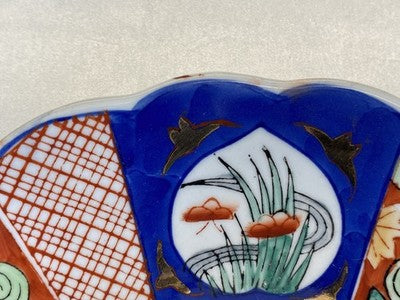 Imari-Teller mit Muschelrand, Japan um 1900, 21,9 cm