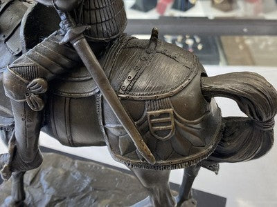 Milo Bronze Ritter zu Pferd auf Marmorsockel, 31 cm