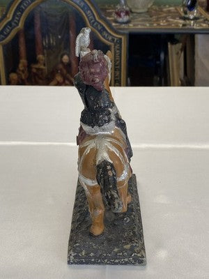 Figur Falknerin zu Pferd mit Falke, 18,9 cm