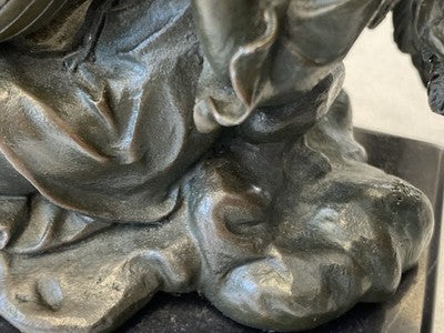 Bronze-Engel mit Laute auf Marmorsockel, 16,5 cm