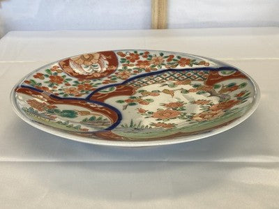 Imari-Teller Japan mit Landschaft, um 1900, 24,5 cm