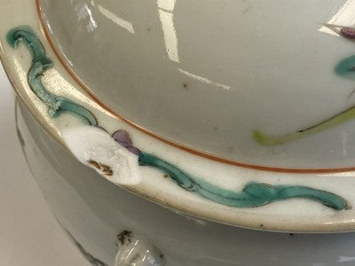 Chinesischer Famille-Rose-Suppentopf mit Deckel – 19. Jahrhundert