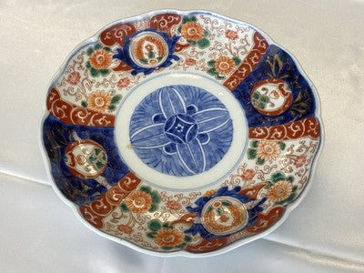 Imari-Teller mit Blütenmedaillon, Japan um 1900, 21,3 cm