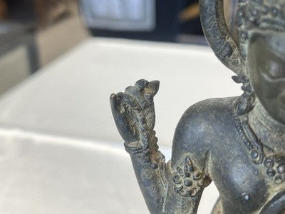 Shiva in meditativer Pose – Bronzeskulptur, wohl um 1940