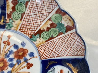 Imari-Teller mit Muschelrand, Japan um 1900, 22,3 cm