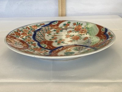 Imari-Teller Japan mit Landschaft, um 1900, 24,5 cm