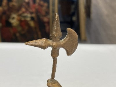 Landsknecht-Figur mit Hellebarde, goldfarben, 26 cm