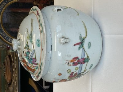 Chinesischer Famille-Rose-Suppentopf mit Deckel – 19. Jahrhundert