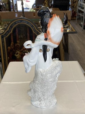 Geisha Porzellanfigur mit Sonnenschirm, 44,5 cm