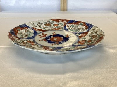 Imari-Teller mit Chrysantheme, Japan um 1900, 21,5 cm