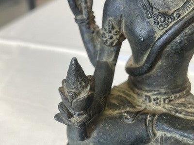 Shiva in meditativer Pose – Bronzeskulptur, wohl um 1940