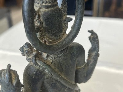 Shiva in meditativer Pose – Bronzeskulptur, wohl um 1940