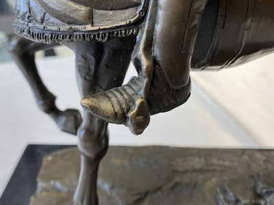 Milo Bronze Ritter zu Pferd auf Marmorsockel, 31 cm
