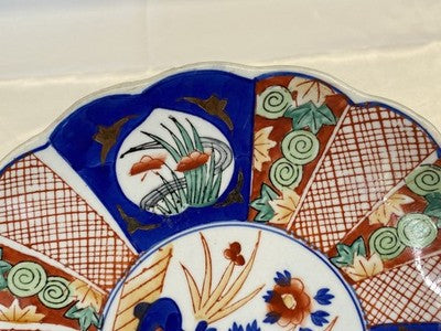 Imari-Teller mit Muschelrand, Japan um 1900, 21,9 cm