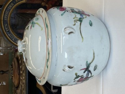 Chinesischer Famille-Rose-Suppentopf mit Deckel – 19. Jahrhundert