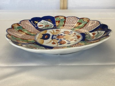 Imari-Teller mit Muschelrand, Japan um 1900, 21,4 cm