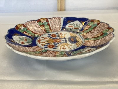 Imari-Teller mit Muschelrand, Japan um 1900, 22 cm