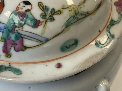 Chinesischer Famille-Rose-Suppentopf mit Deckel – 19. Jahrhundert