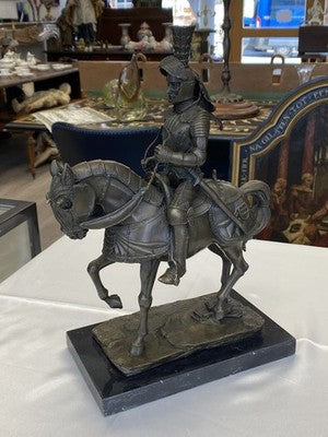Milo Bronze Ritter zu Pferd auf Marmorsockel, 31 cm