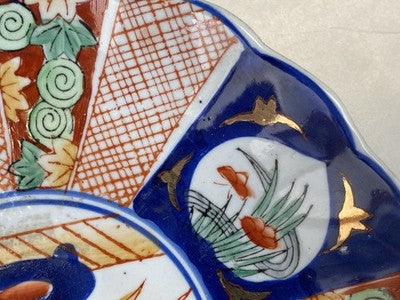 Imari-Teller mit Muschelrand, Japan um 1900, 22,2 cm