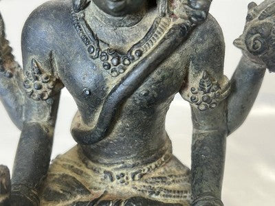 Shiva in meditativer Pose – Bronzeskulptur, wohl um 1940