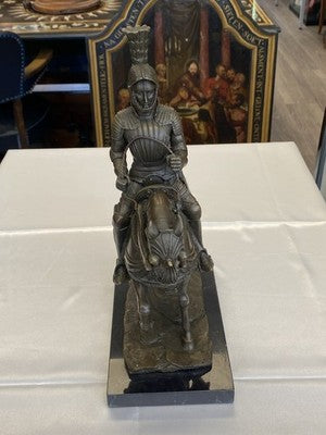 Milo Bronze Ritter zu Pferd auf Marmorsockel, 31 cm
