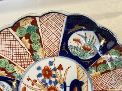 Imari-Teller mit Muschelrand, Japan um 1900, 22,3 cm