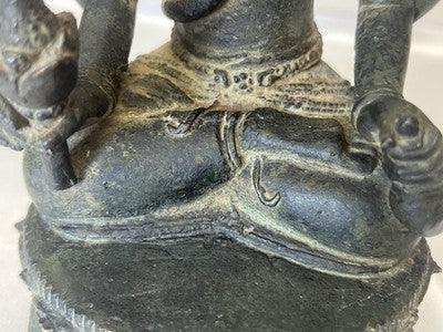 Shiva in meditativer Pose – Bronzeskulptur, wohl um 1940