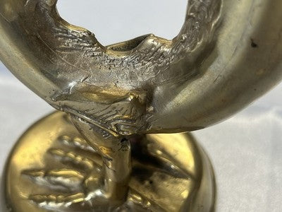 Zweiarmiger Kerzenleuchter Messing – Drachen-Darstellung, wohl China