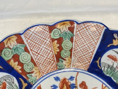 Imari-Teller mit Muschelrand, Japan um 1900, 22,2 cm