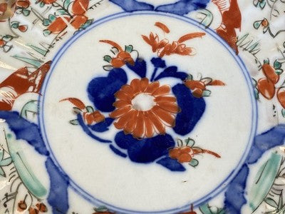 Imari-Teller mit Chrysantheme, Japan um 1900, 21,5 cm