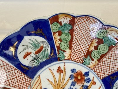Imari-Teller mit Muschelrand, Japan um 1900, 22 cm