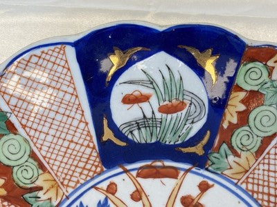 Imari-Teller mit Muschelrand, Japan um 1900, 22,2 cm