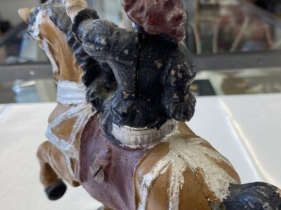 Figur Falknerin zu Pferd mit Falke, 18,9 cm