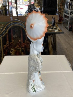 Geisha Porzellanfigur mit Sonnenschirm, 44,5 cm