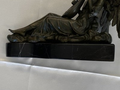 Bronze-Engel mit Laute auf Marmorsockel, 16,5 cm
