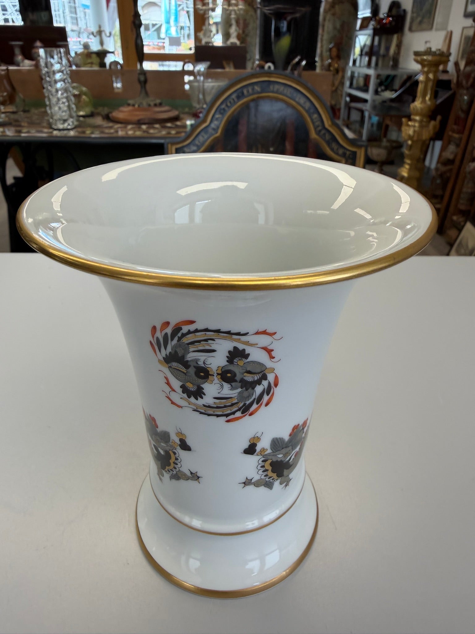 Meissen Vase Trichtervase Porzellan, Schwarzer Drache (Ming-Drache) handbemalt mit Goldstaffage & Goldrand, Höhe 14 cm