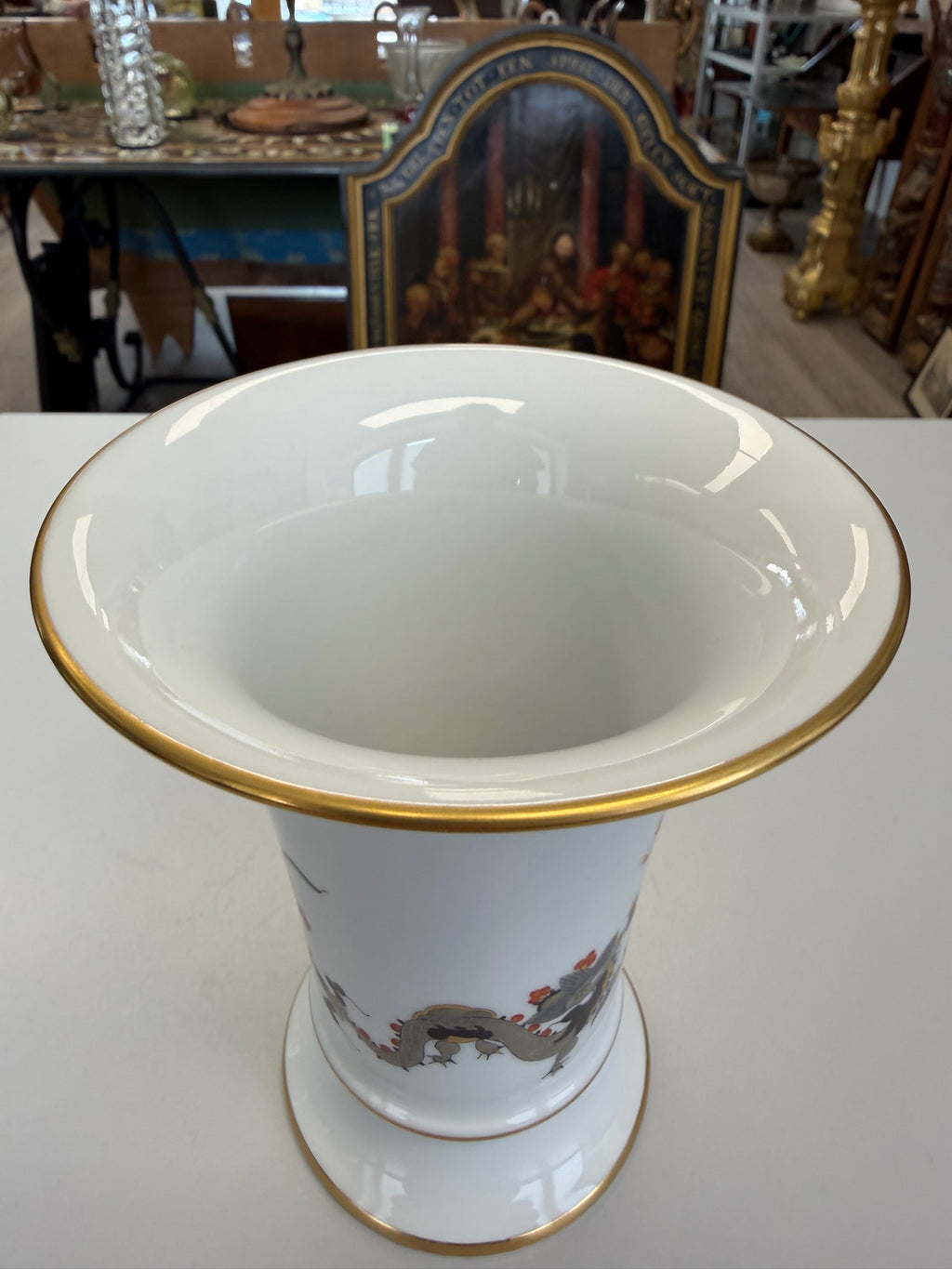 Meissen Vase Trichtervase Porzellan, Schwarzer Drache (Ming-Drache) handbemalt mit Goldstaffage & Goldrand, Höhe 14 cm