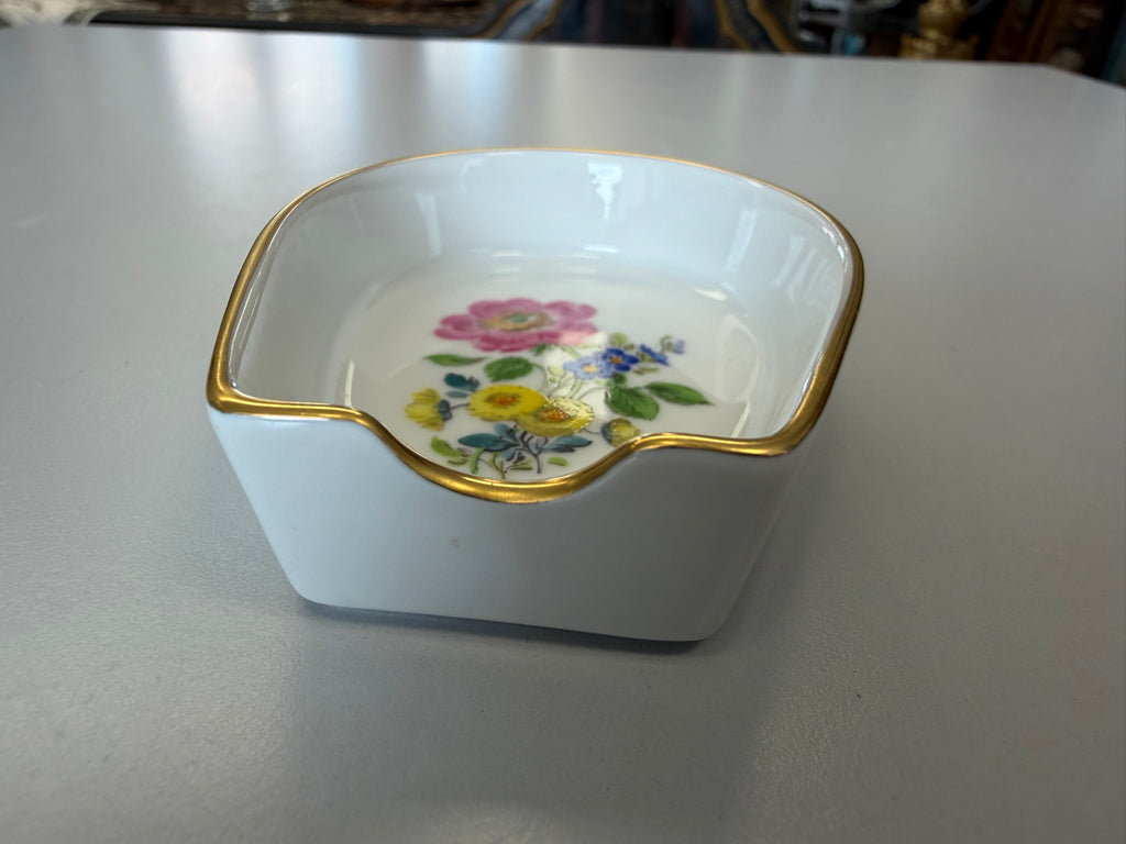 Meissen Aschenbecher Porzellan, buntes Blumenbukett (Bunte Blume) handbemalt mit Goldrand, 6×8 cm