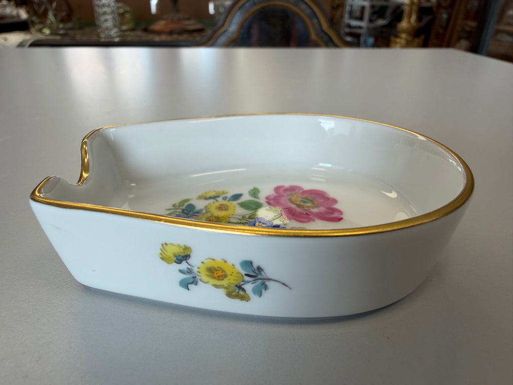 Meissen Aschenbecher Porzellan, buntes Blumenbukett (Bunte Blume) handbemalt mit Goldrand, 6×8 cm