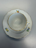 Meissen Kaffeetasse mit Untertasse Porzellan, Veilchen Blumendekor handbemalt mit Goldrand